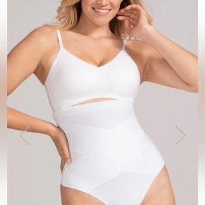 Honeylove SuperPower Thong *NWT*